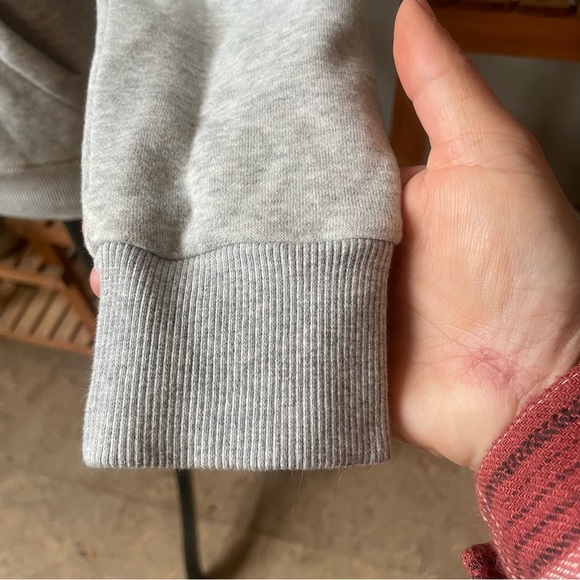 Puma NWOT Light Heather Grey Pullover Hoodie - Picture 4 of 9